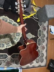 полуакустическая электрогитара: Акустическая гитара Memphis - Корпус типа дредноут с вырезом — 4