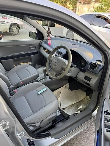 volkswagen arteon: Mazda Verisa: 2003 г., Автомат, Бензин, Хэтчбэк — 6