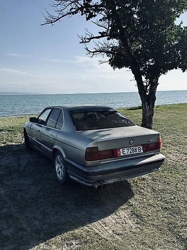 5д коврик: BMW 5 series: 1991 г., 2 л, Механика, Бензин, Седан — 2