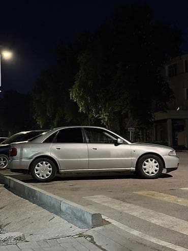 Audi A4: 1995 г., 2 л, Механика, Бензин, Седан — 6