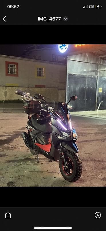 Скутер/мопед городского класса с внедорожным акцентом. 175 куб