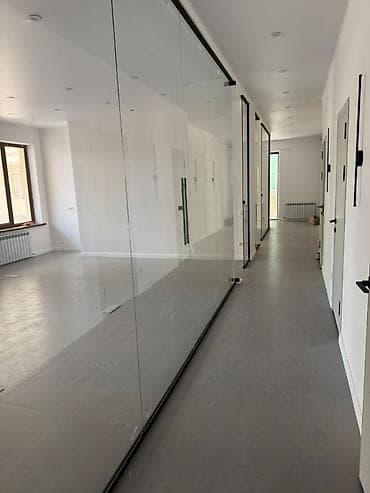 кабинеты аренда: Аренда офисов, 135 м², В жилом комплексе, 1 линия — 10