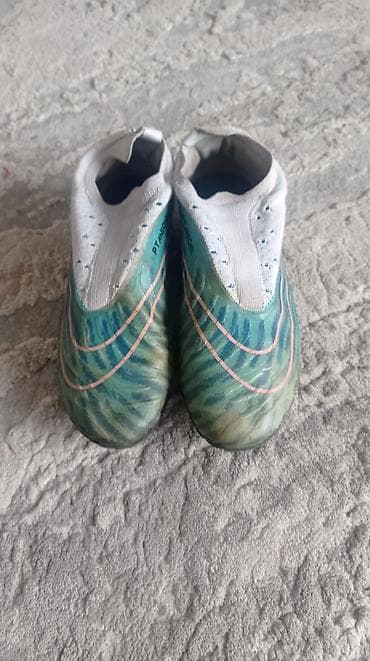 Футбольные бутсы с носком (без шнурков), шипованные для натурального