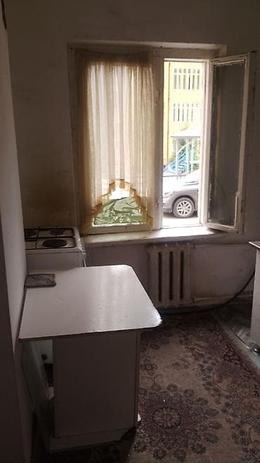 4 комнаты: 1 комната, 77 м², 104 серия, 1 этаж — 4