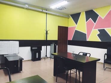 сдаю парикмахерский: Сдаю Аренда офисов, 35 м², В торговом центре, 1 линия — 5