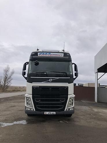 пл: Тягач, Volvo, Тентованный — 6