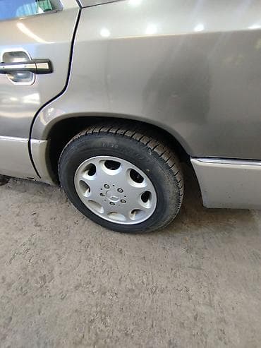 mers 220: Mercedes-Benz W124: 1992 г., 2.3 л, Механика, Газ, Седан — 7