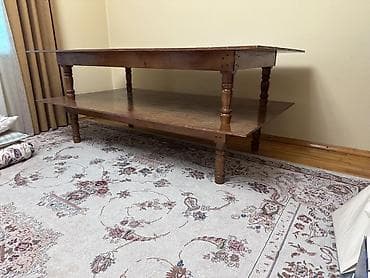 study table: Большой деревянный стол для зала Материал фанера, ножки — 5