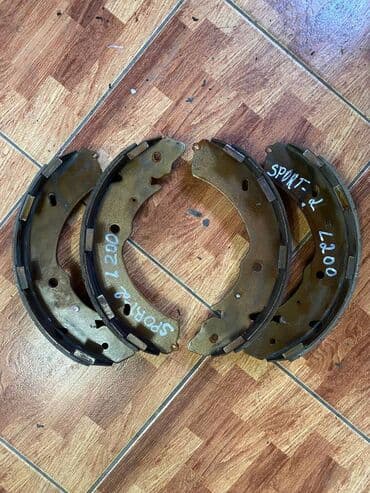 Задняя тормозная колодка Mitsubishi 2013 г., Б/у, Оригинал, Япония