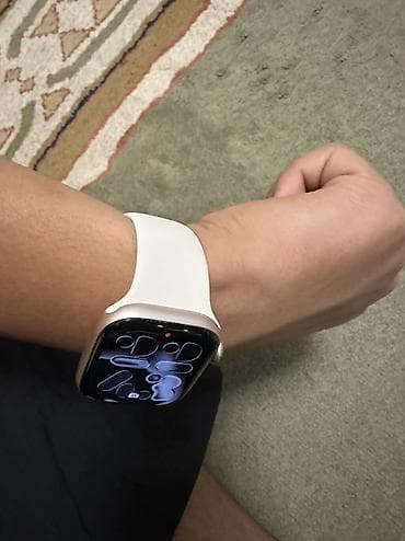 mi fit: Срочно продаю Apple Watch 11 серии 42 мм АКБ 100% состояние идеальное — 5