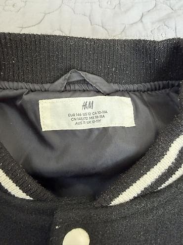 second hend: Детская куртка-бомбер H&M (varsity jacket) - Размер: EUR 146 (US — 1