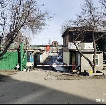 Гаражи: Продаю гараж и крытую стоянку в Гаражном кооперативе Ак Жол в 7 — 1