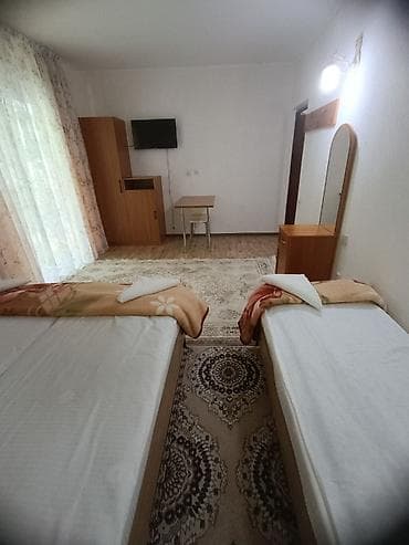 дом с мансардой: Коттедж, Nataly Resort Кызыл-Суу, Детская площадка, Парковка, стоянка, Охраняемая территория — 1