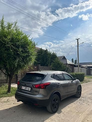 порше коен: Кроссовер серого цвета с кузовом 5‑дверный. Визуально соответствует — 5