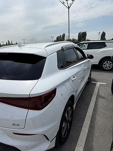 bye e5: BYD E2: 2025 г., Автомат, Электромобиль, Хэтчбэк — 4