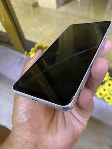 pixel 9a: Samsung Galaxy A33 5G, Б/у, 128 ГБ, цвет - Желтый, 2 SIM — 5