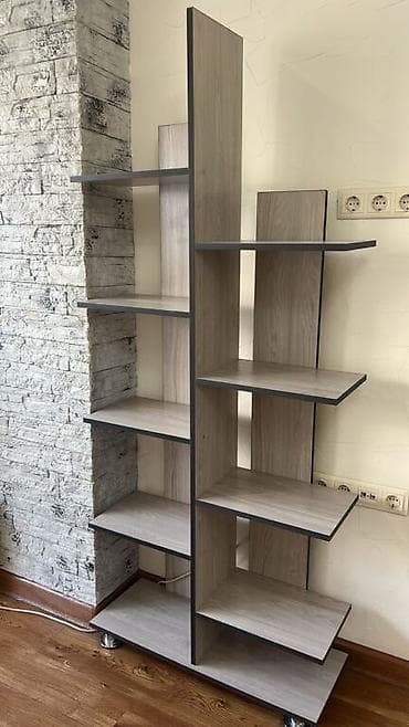 Продается полка книжная витрина - 3000 at lalafo.kg Продается полка книжная витрина - 3000