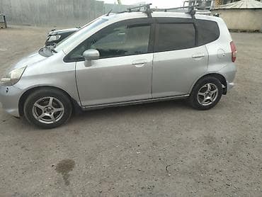 Продажа авто: Honda Fit: 2003 г., Хэтчбэк — 2
