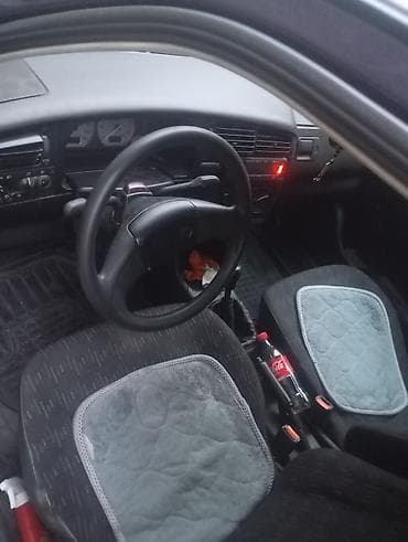 Volkswagen: Volkswagen Golf: 1995 г., 1.6 л, Механика, Бензин, Хэтчбэк — 3