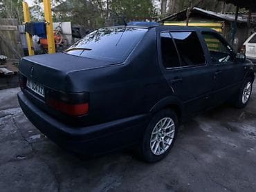 Volkswagen Vento: 1992 г., 1.8 л, Механика, Бензин, Седан — 1