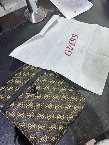 чехол а5: Сумка-планшет Guess - Формат: компактная кросс-боди/планшет для — 4