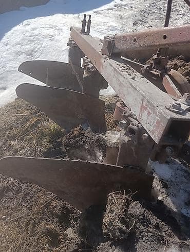 тормозной блок: Навесной тракторный плуг, 3-корпусный - Тип: оборотный/корпусной плуг — 4