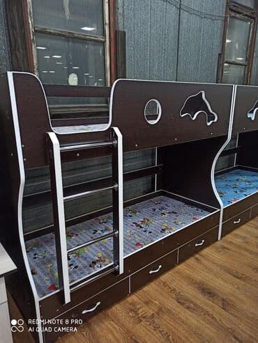 двухъярусная кровать и письменный стол: Двухъярусная кровать — 1