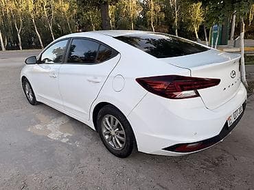 Hyundai Avante: 2018 г., Автомат, Бензин, Седан — 4