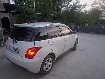 обмен на жазз: Toyota Ist: 2004 г., Автомат, Хэтчбэк — 4