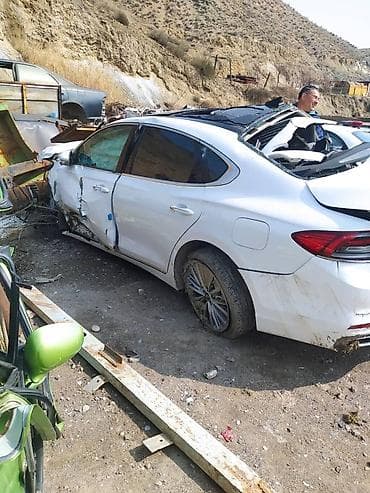 Lexus: Hyundai Grandeur (белый седан) — автомобиль после ДТП, на разбор по — 4