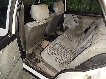 Унаа сатуу: Volkswagen Golf: 1987 г., 1.6 л, Кол менен иштөөчү, Бензин, Хетчбек — 6