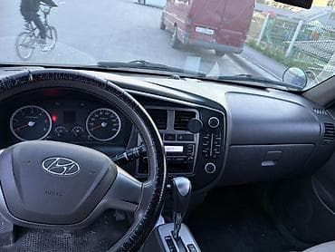 бетонирование двора: Легкий грузовик, Hyundai, Стандарт, 2 т, Б/у — 8