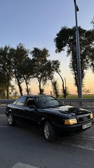 Унаа сатуу: Audi 80: 1993 г., Кол менен иштөөчү, Бензин, Седан — 3