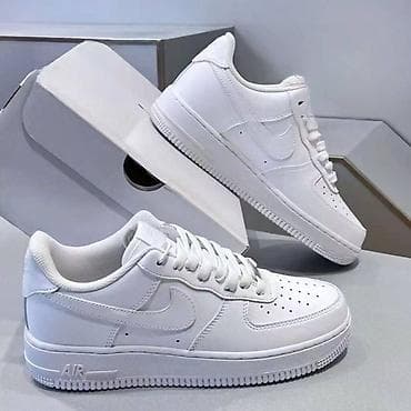 Кроссовки nike air force, однотонные белые. Подойдет на 36,5 /37 -