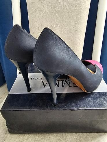 туфля: Продаётся красивые замшевые босоножки, практически новые, носили пару — 4