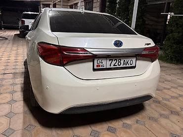 geely galaxy star 7: Toyota Corolla: 2018 г., 1.8 л, Вариатор, Гибрид, Седан — 8