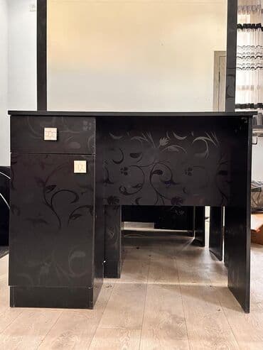 Продается зеркало для салона! Состояние отличное! Цена договорная