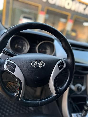 2011: Hyundai Elantra: 2011 г., 2.5 л, Автомат, Бензин, Седан — 6