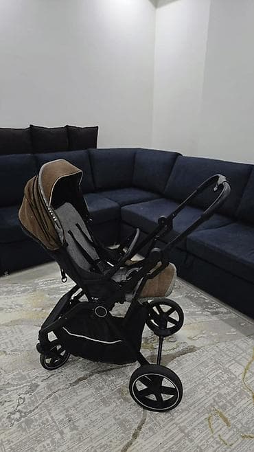 коляски с перекидной ручкой: Прогулочная коляска с перекидной ручкой - Легкая рама, компактное — 1