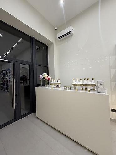 сдается жилой дом: Магазин, В жилом доме, 70 м² Без оборудования, С ремонтом, Отдельный вход, 1 линия, Кондиционер — 2