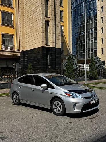 prius: Toyota Prius: 2013 г., 1.8 л, Автомат, Гибрид, Хэтчбэк — 4