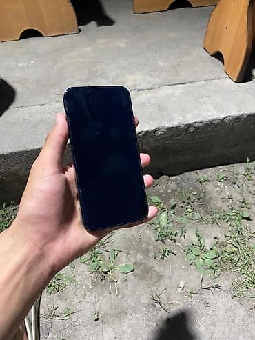 surface 4: IPhone 13 Pro, Б/у, 256 ГБ, Графит, 82 % — 1