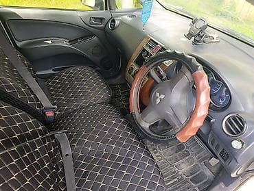 колв 3: Mitsubishi Colt: 2004 г., 1.5 л, Вариатор, Бензин, Хэтчбэк — 10