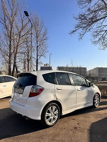 Honda Jazz: 2010 г., 1.5 л, Автомат, Бензин, Хэтчбэк — 2