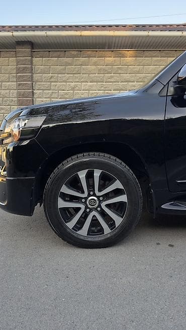 средний низкий: Toyota Land Cruiser: 2016 г., 4.6 л, Автомат, Бензин, Внедорожник — 7