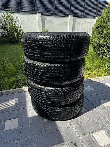 65: Продаю шины в хорошем состоянии 
Размер 265 65 R17
Комплект 4шт — 3