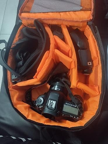 Продается 5д Марк 3 В комплекте Сумка 2 Ремня 50 мм объектив