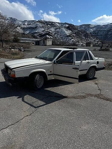 вольво 2011: Volvo 740: 1985 г., 2.4 л, Механика, Бензин, Седан — 4