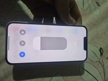 iphone 19: IPhone 13, Б/у, 128 ГБ, Белый, Чехол, 77 % — 3