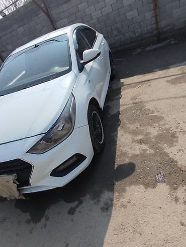 Hyundai: Hyundai Solaris: 2017 г., 1.4 л, Автомат, Бензин, Седан — 2